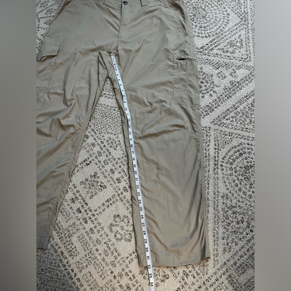Columbia Omni-Shade Khaki Pants - Picture 4 of 10